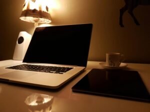 Read more about the article How to Find High-Paying Clients as a Freelance Writer