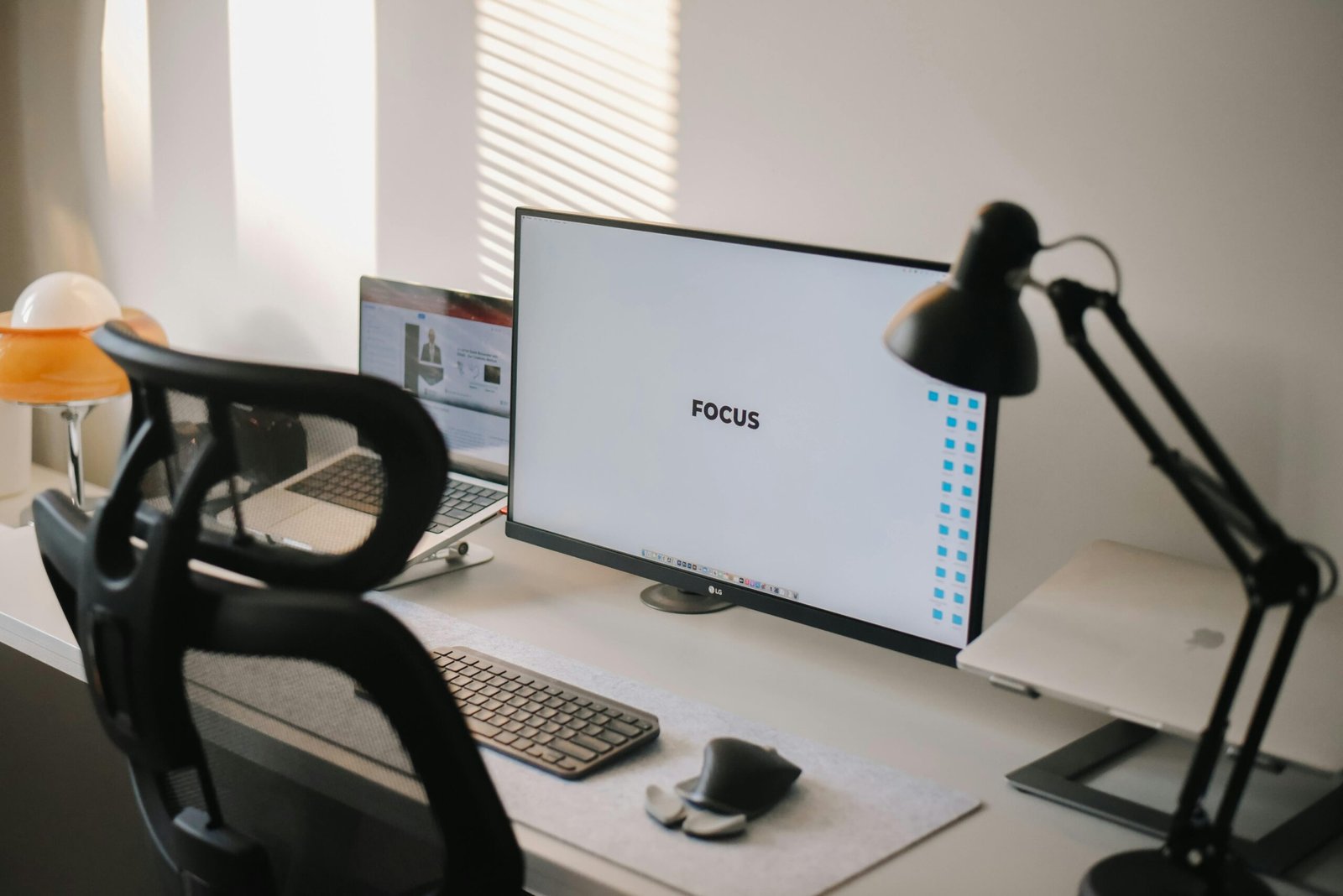 You are currently viewing How to Write for Educational Platforms and Courses