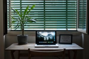 Read more about the article How to Write for the Health and Wellness Industry