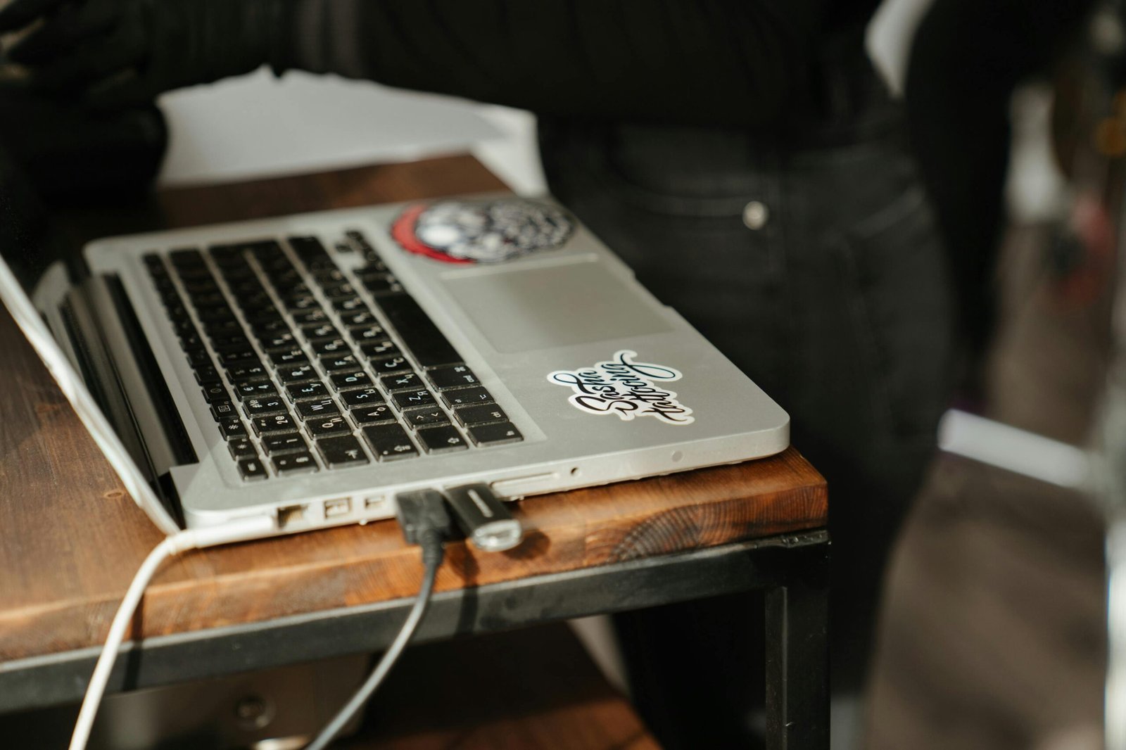Read more about the article How to Use Video Content to Enhance Your Writing Portfolio