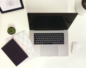 Read more about the article How to Write Engaging Content for Podcasts