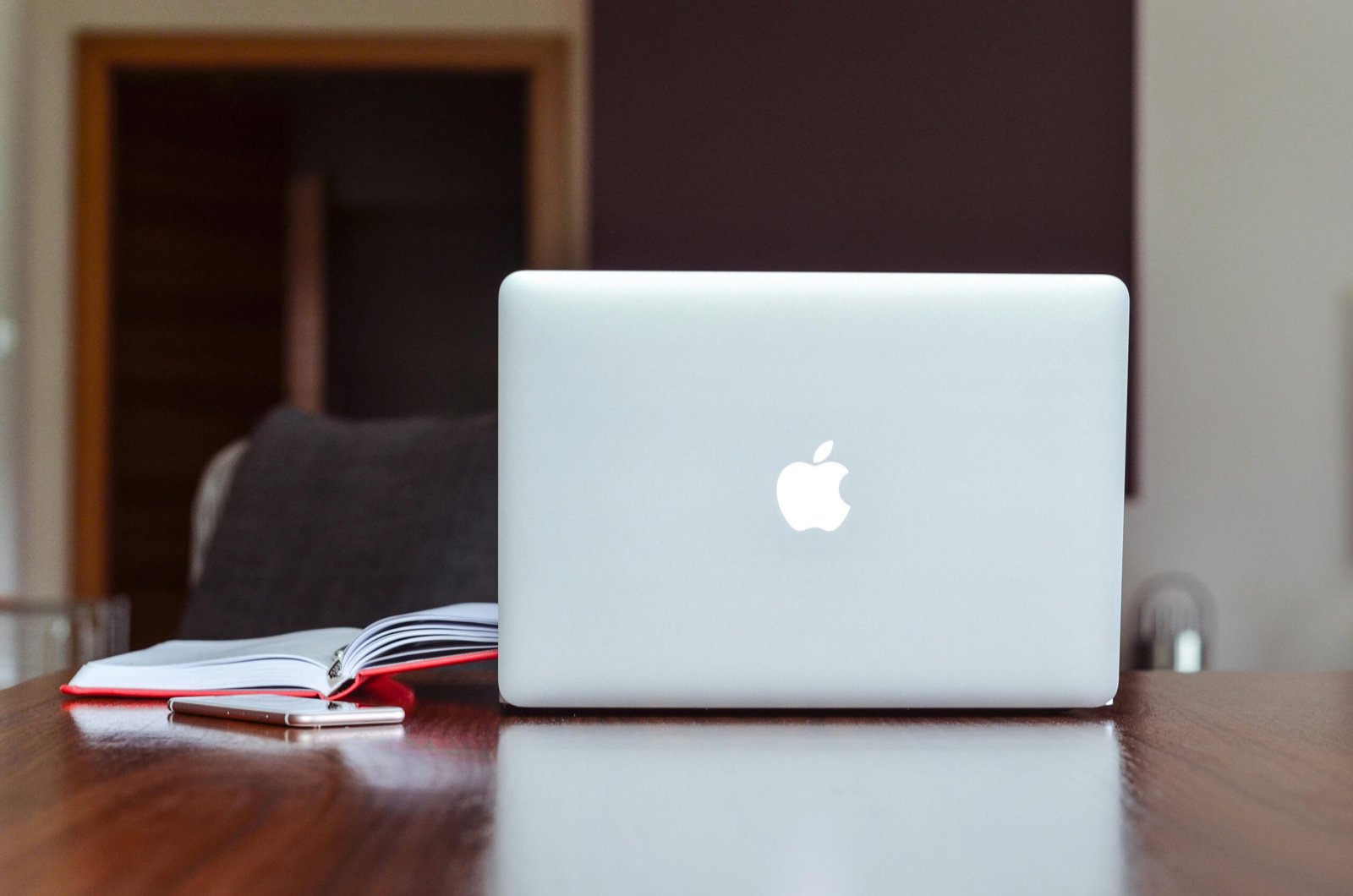 Read more about the article How to Use Affiliate Marketing in Your Online Writing Career