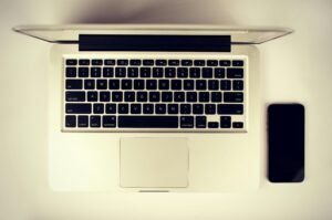 Read more about the article How to Balance Creativity with SEO in Online Writing