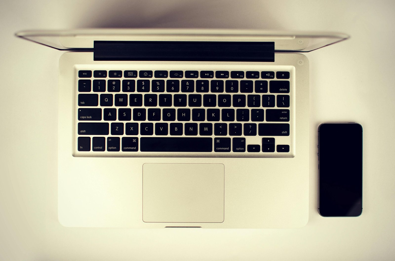 You are currently viewing How to Balance Creativity with SEO in Online Writing
